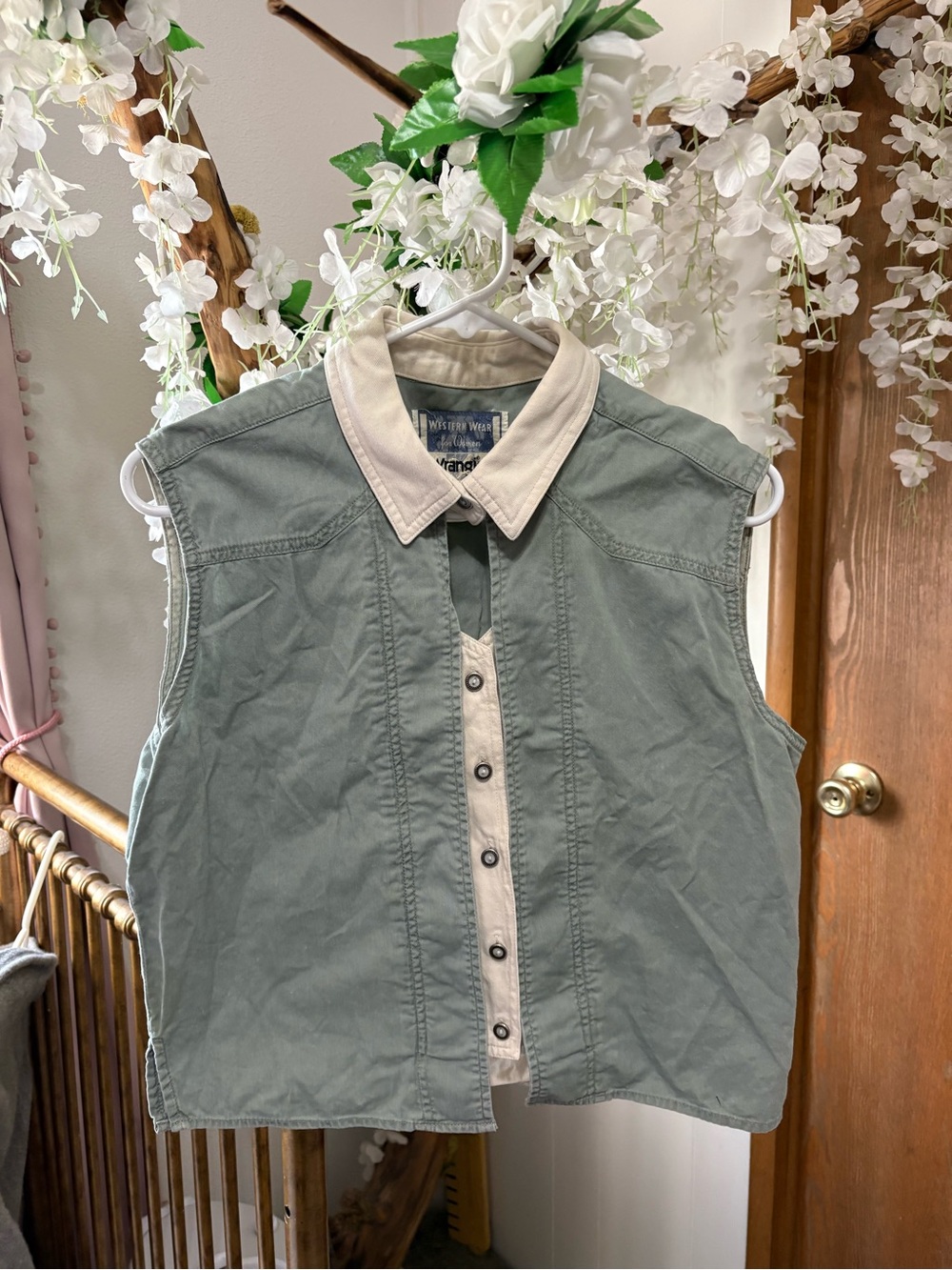 Wrangler Vintage Button-Front Tank Top with Contrast Collar - Sage/Off-White